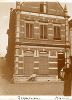 F009494 De woning van de familie Waanders aan de Graafschap, de familie woonde hier van 1912 - 1916.