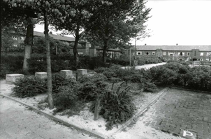 F013038 Het filiaal van de Openbare Leeszaal aan de Dr. Schaepmanlaan 2 in de Hanzewijk heeft plaats gemaakt voor de ...