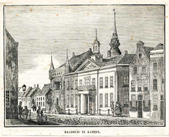 K000636 Oude- en Nieuwe Raadhuis aan de Oudestraat, een houtgravure uit de eerste helft van de 19e eeuw, rechts onder ...