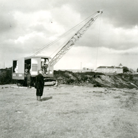 F000783-10 Grondwerkzaamheden aan de Flevoweg, de nieuwe verbindingsweg tussen Kampen en Oostelijk Flevoland.