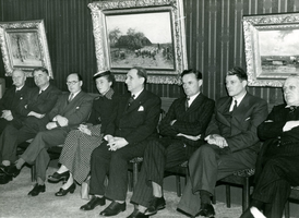 F003220 Op donderdagmiddag, 18 okt. 1952 brachten een aantal Engelse Parlementsleden, in gezelschap van een aantal ...