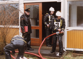 F010695 De brandweer van IJsselmuiden werd in 1985 bij de gewestelijke wedstrijden te Zwolle als tweede gekwalificeerd, ...