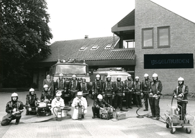 F010703 De vrijwillige Brandweer van IJsselmuiden.