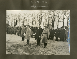 F002876-K De in-dienst-stelling van het vaandel van de S.R.O.I. (School voor Reserve Officieren Indië) op de Zandberg ...