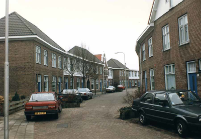 F013282 Geert van Woustraat in Kampen. .