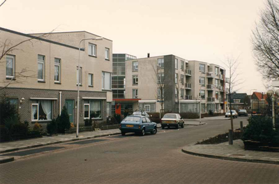 F013286 De Colijnstraat straat in Kampen, die deel uitmaakte van de oude Hanzewijk, gebouwd in de jaren vijftig..