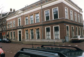 F013291 De weeshuizen aan de Cellebroedersweg in Kampen. De Cellebroeders, leefden naar den regel van St. Augustinus, ...