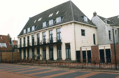 F013293 Binnenplaats of achterzijde van het pand De Weeshuizen aan de Cellebroedersweg, de voormalige Lukasstichting , ...
