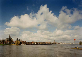 F013254 Woonhuis aan de Oosterholtseweg in IJsselmuiden.