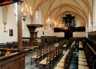 F013318 Interieur van de Sint-Nicolaaskerk in Zalk. De kerktoren in romaanse stijl stamt al uit 1220 en het gotische ...