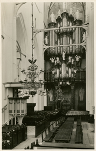 F004548-1 Interieur met orgel van de St. Nicolaas of Bovenkerk. Dit beroemde orgel is gebouwd door A.A. Hinsz in 1743, ...