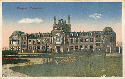 F004548-2 Ziekenhuis aan het Engelenbergplantsoen, de heer C.H.A. Engelenberg overleed te Kampen in 1910, hij ...