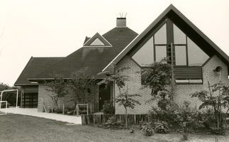 F013195 Het clubgebouw De Dries op het sportveldencomplex van IJ.V.V. in Sportpark Den Uithoek te IJsselmuiden.