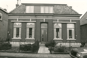 F013200 Dorpsweg no. 13 te IJsselmuiden.