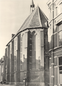 F000251 Doopsgezinde kerk aan de Broederweg. Deze kerk werd door haar gemeente in 1823 in gebruik genomen. Voorheen, ...