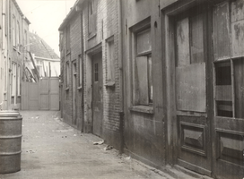 F000131 De steeg Het Achterom in het Keizerskwartier.