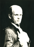F007857 Henk van Ulsen, acteur van nationale vermaardheid (Dagboek van een gek).Zijn zilveren toneeljubileum vierde hij ...
