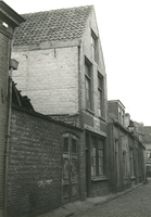 F005529 Buitenhofstraat. het hoge pand (nr 36A): is sigarenfabriek B. Verstraete, gebouwd 1924, afgebroken 1977, rechts ...