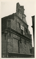 F002293 De zijgevel van de Paterskerk voor de restauratie aan de Blauwehandsteeg zijde. Het was de woning van de ...