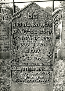 F003989 Grafsteen van Clara Stibbe-Botenheim, onze dierbare echtgenote en moeder - geboren 12 januari 1827, overleden ...