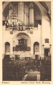 F000258 Interieur met orgel van de Nieuwe Gereformeerde Kerk.