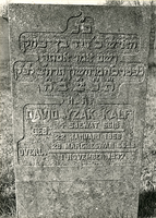F004138 Grafsteen van David Yzak Kalf, geboren 22 januari 1858 4 Sjewat (5)618 - H(ier is) b(egraven) de man, ...