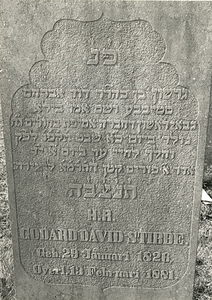 F004159 Grafsteen van Godard David Stibbe, geboren 29 januari 1826, overleden 13 februari 1881. H(ier is) b(egraven) ...