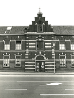 F003929 Rechterzijde van de voorgevel van de voormalige sigarenfabriek Indiana aan de IJsselkade voor de restauratie.