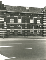 F003931 Rechter voorzijde van de voorgevel van de voormalige sigarenfabriek Indiana aan de IJsselkade voor de restauratie.