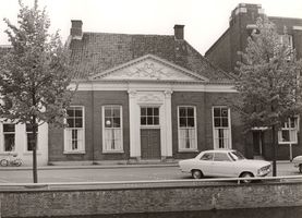 F000501 Oud patriciërshuis aan de Burgwal, een der gebouwen van de Verenigde Gasthuizen heeft rond de eeuwwisseling ...
