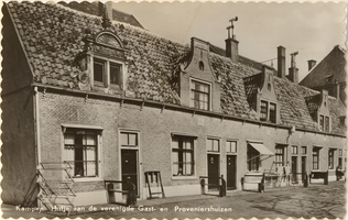 F000506 Hofje van de Verenigde Gast- en Proveniershuizen aan de Burgwal, gesloopt in 1956 voor de bouw van Huize Margaretha.