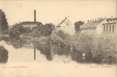 F000150 Bolwerk en stadsgracht, op de achtergrond de gasfabriek.