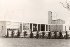 F000154 Aula op de Nieuwe Algemene Begraafplaats aan de Bovenbroeksweg.