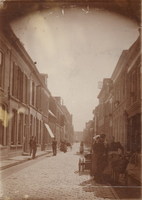 F000155 De Bovennieuwstraat omstreeks 1890, Eén van de oudste straten van de stad, en ook een der deftigste straten, ...