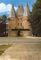 F005674 Koornmarktspoort, gebouwd in de 2e helft van de 14e eeuw.