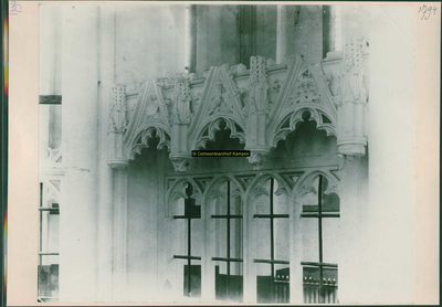 F001794 Sedilia met baldakijn van het koor in de Bovenkerk na de restauratie in 1958.
