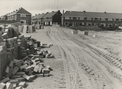 F000899 De Kastanjelaan bij de kruising met de Bovensingel wordt opnieuw bestraat.