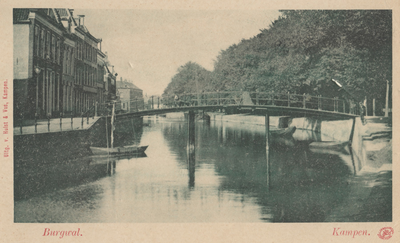 F000382 De Meeuwenbrug, in 1860 de Blauwebrug genoemd. De brug is in de jaren zestig van de twintigste eeuw vervangen ...