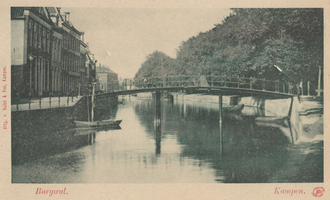 F000382 De Meeuwenbrug, in 1860 heette deze brug Blauwebrug, de brug is in de jaren zestig van de vorige eeuw vervangen ...