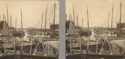 F000280 De Buitenhaven met onder andere de visserschepen KP 6 en KP 31 (KP= Kampen). Op de voorgrond de uitwatering, de ...