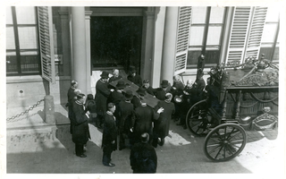 F003075 Begrafenis van burgemeester Lolle Klaas Okma, burgemeester 1933 - 1936. Okma is geboren in Heeg (Friesland) op ...