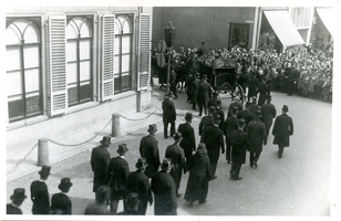 F003076 Begrafenis van burgemeester Lolle Klaas Okma, burgemeester 1933 - 1936Okma is geboren in Heeg op 5 aug. 1876, ...