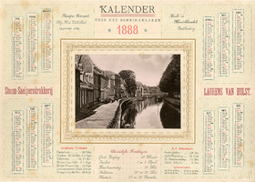 F002187 Kalender voor het jaar 1888 met zwart-wit foto van de woningen aan de Vloeddijk en de stadsgracht de Burgel .