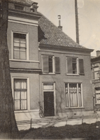 F000580-1 Voorgevel van het woonhuis aan de Cellebroedersweg nr. 12, het huis is afgebroken rond 1937 voor de ...