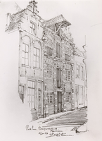 F000553 De 16e eeuwse voorgevels van de twee pakhuizen aan de Burgwalstraat nr. 6 (rechts) en nr. 8.
