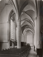 F000982 Interieur van de zuidbeuk in de Onze Lieve Vrouwe- of Buitenkerk.