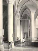 F000953 Interieur van de zuidbeuk in Onze Lieve Vrouwe- of Buitenkerk.