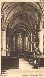 F000942 Interieur van het middenschip en priesterkoor van de Onze Lieve Vrouwe- of Buitenkerk met het hoofd altaar en ...