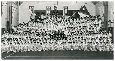 F006211 Leden van de gymnastiekvereniging R.K.S.V.D.O.S., gefotografeerd ter gelegenheid van het 60-jarig bestaan van ...