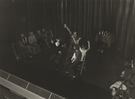 F000448 Repetities van een voorstelling van kinderen ter gelegenheid van de opening van de verbouwde Stadsgehoorzaal ...